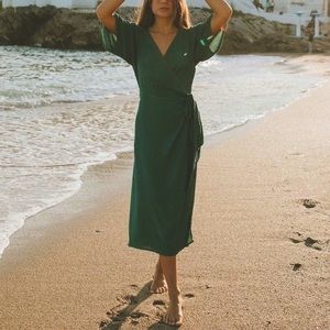 NWT BILLABONG SHOREBREAK MIDI, WRAP DRESS SIZE SMALL. DEEP V, HUNTER GREEN